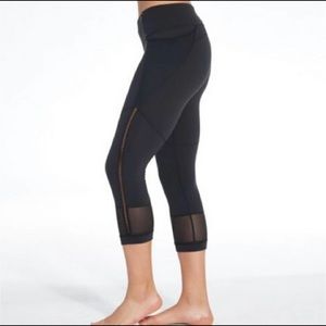 CALIA Essential Side Interest Capri